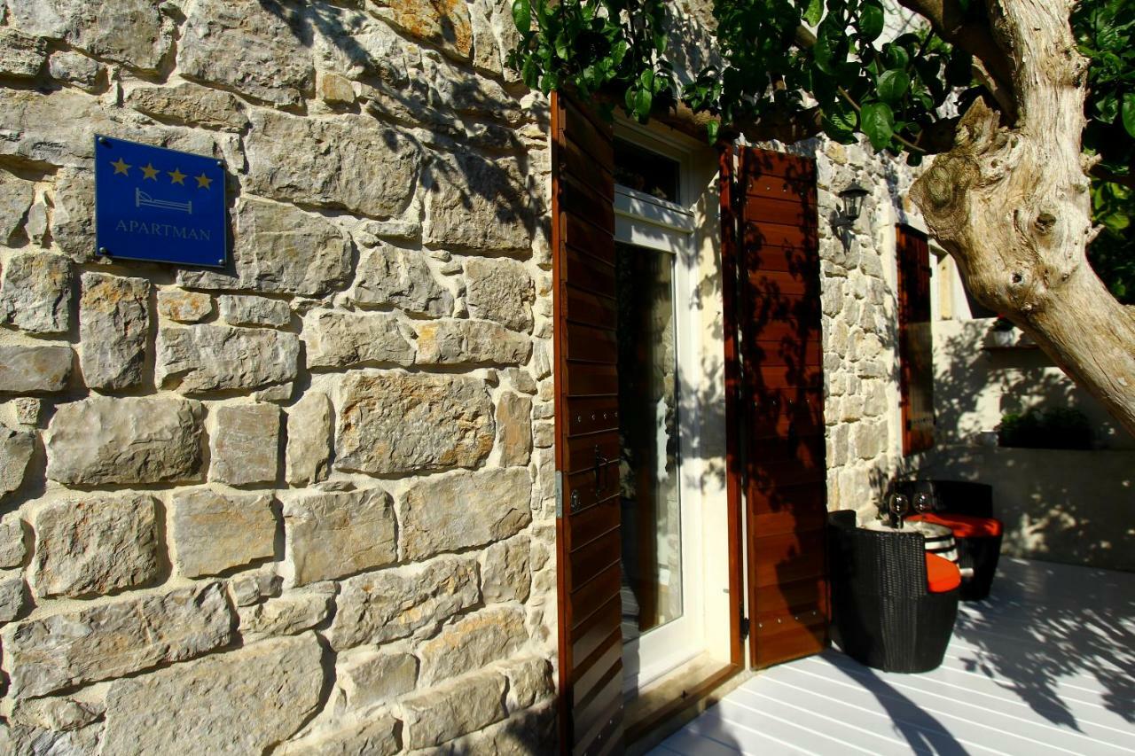 Apartamento Old House Sveti Filip i Jakov Exterior foto