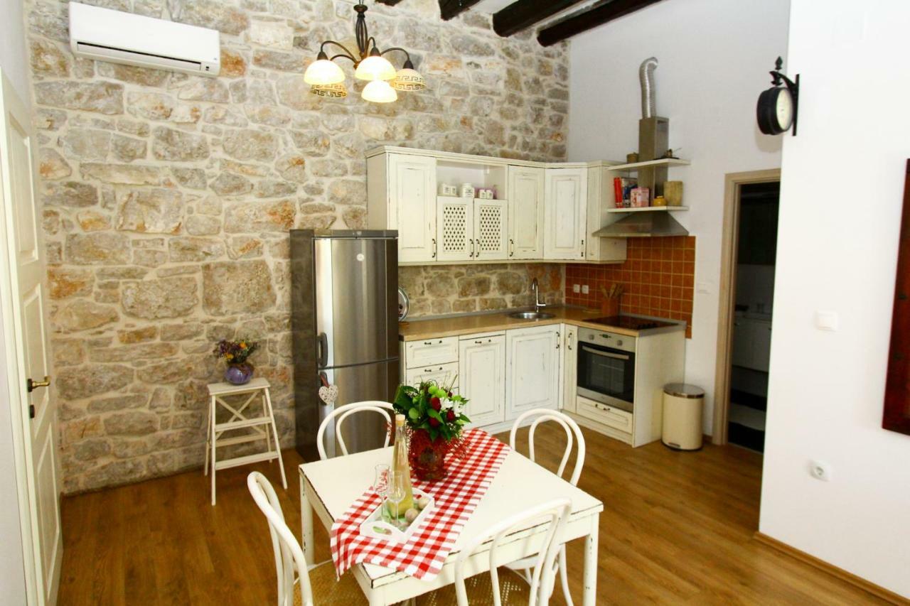Apartamento Old House Sveti Filip i Jakov Exterior foto